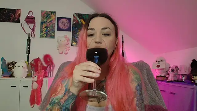 Snapshot of PinkHurricaneOfficial chatting on October 5, 5:22 pm PinkHurricaneOfficial online show from October 5, 5:22 pm