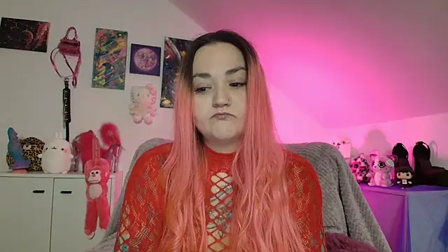 Snapshot of PinkHurricaneOfficial chatting on October 23, 5:23 pm PinkHurricaneOfficial online show from October 23, 5:23 pm