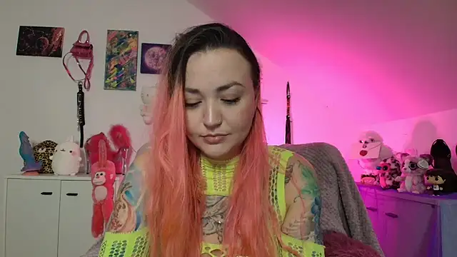 Snapshot of PinkHurricaneOfficial chatting on October 30, 4:08 pm PinkHurricaneOfficial online show from October 30, 4:08 pm