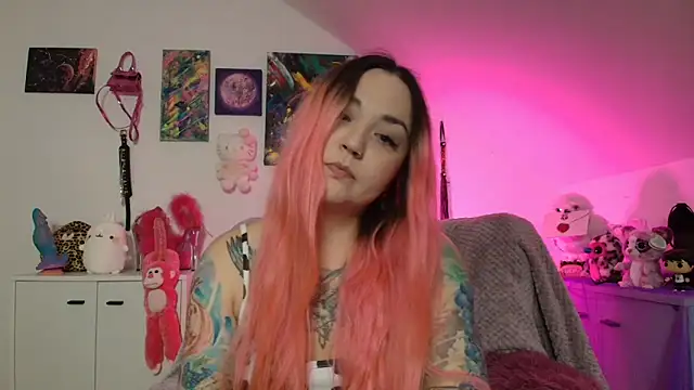 Snapshot of PinkHurricaneOfficial chatting on October 31, 9:38 pm PinkHurricaneOfficial online show from October 31, 9:38 pm