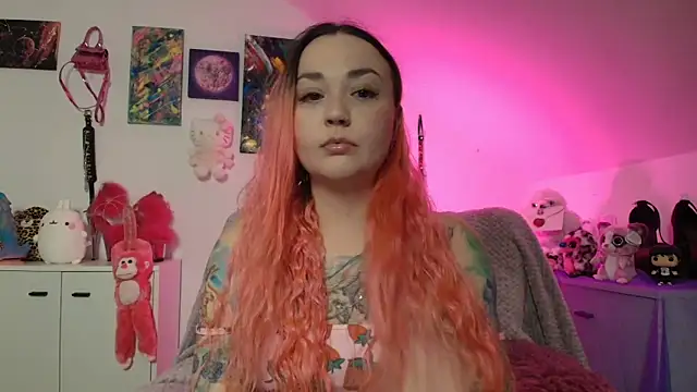 Snapshot of PinkHurricaneOfficial chatting on November 2, 6:43 pm PinkHurricaneOfficial online show from November 2, 6:43 pm