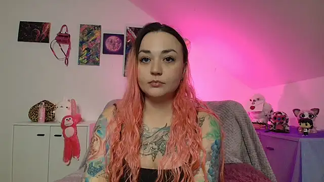 Snapshot of PinkHurricaneOfficial chatting on November 7, 5:35 pm PinkHurricaneOfficial online show from November 7, 5:35 pm