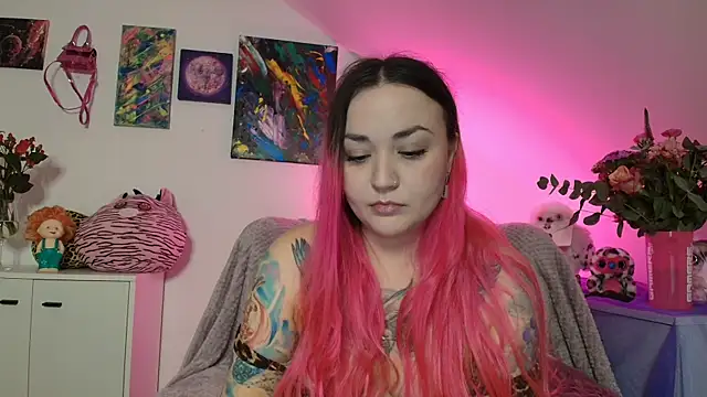 Snapshot of PinkHurricaneOfficial chatting on November 23, 9:47 pm PinkHurricaneOfficial online show from November 23, 9:47 pm