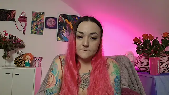 Snapshot of PinkHurricaneOfficial chatting on November 26, 3:24 pm PinkHurricaneOfficial online show from November 26, 3:24 pm