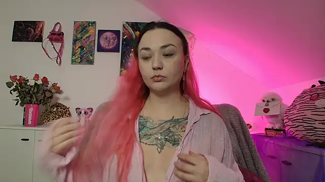 Snapshot of PinkHurricaneOfficial chatting on December 2, 2:34 pm PinkHurricaneOfficial online show from December 2, 2:34 pm