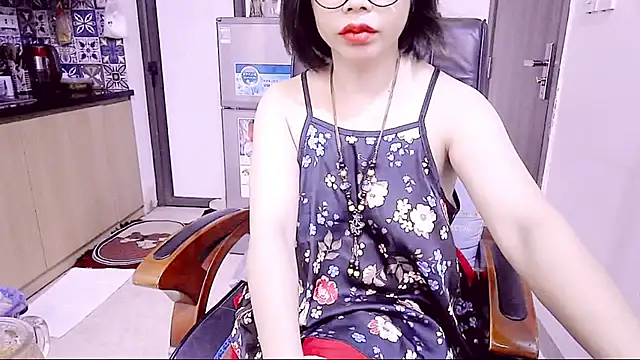 Snapshot of Miu-Le chatting on May 6, 4:34 pm Miu-Le online show from May 6, 4:34 pm