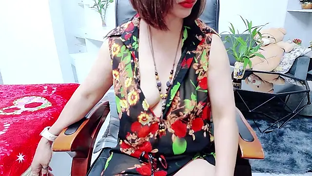 Snapshot of Miu-Le chatting on June 2, 10:34 pm Miu-Le online show from June 2, 10:34 pm