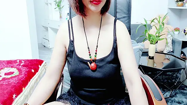 Snapshot of Miu-Le chatting on June 18, 8:25 am Miu-Le online show from June 18, 8:25 am
