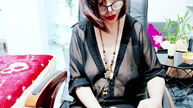 Snapshot of Miu-Le chatting on June 19, 7:34 am Miu-Le online show from June 19, 7:34 am