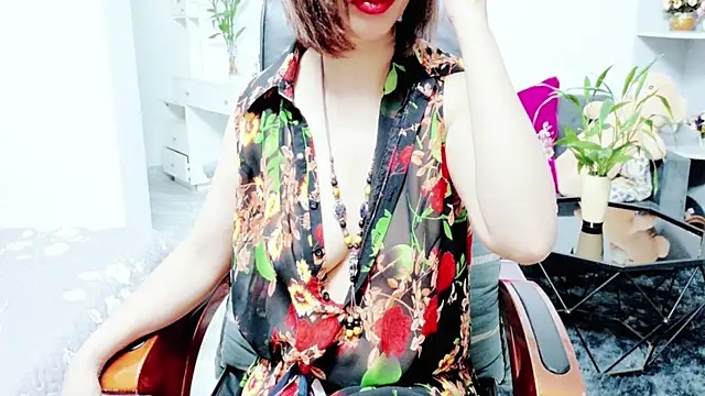 Snapshot of Miu-Le chatting on June 23, 8:29 pm Miu-Le online show from June 23, 8:29 pm
