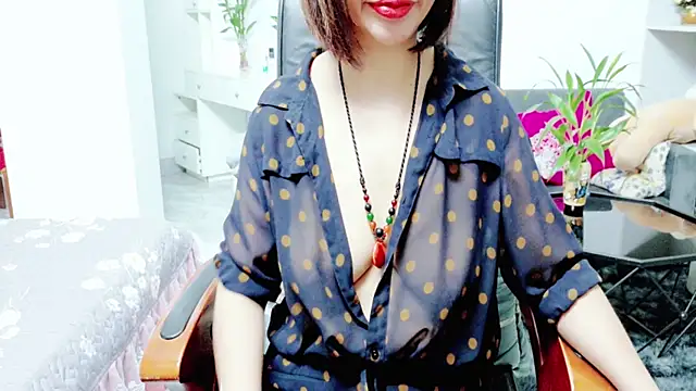 Snapshot of Miu-Le chatting on June 25, 8:24 pm Miu-Le online show from June 25, 8:24 pm