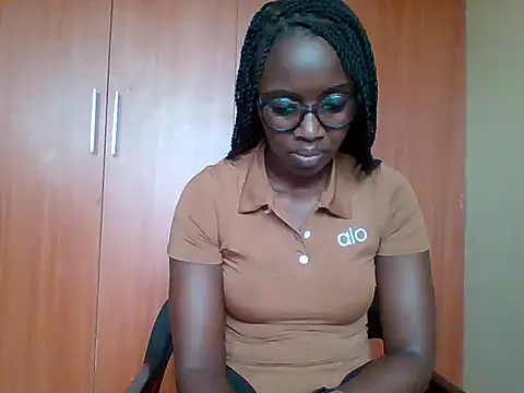 Snapshot of sexy_darleen23 chatting on May 12, 10:23 am sexy darleen23 online show from May 12, 10:23 am