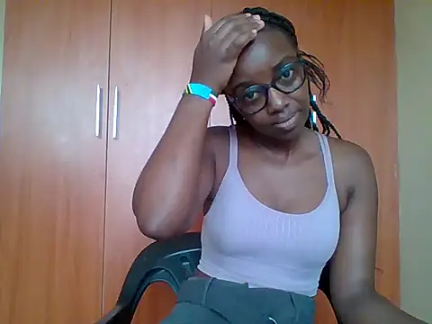 Snapshot of sexy_darleen23 chatting on May 14, 8:43 am sexy darleen23 online show from May 14, 8:43 am