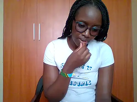 Snapshot of sexy_darleen23 chatting on May 20, 12:33 pm sexy darleen23 online show from May 20, 12:33 pm