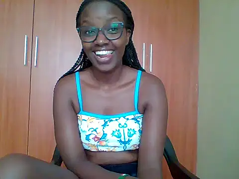 Snapshot of sexy_darleen23 chatting on May 25, 9:15 am sexy darleen23 online show from May 25, 9:15 am