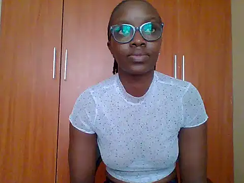 Snapshot of sexy_darleen23 chatting on June 3, 7:11 am sexy darleen23 online show from June 3, 7:11 am