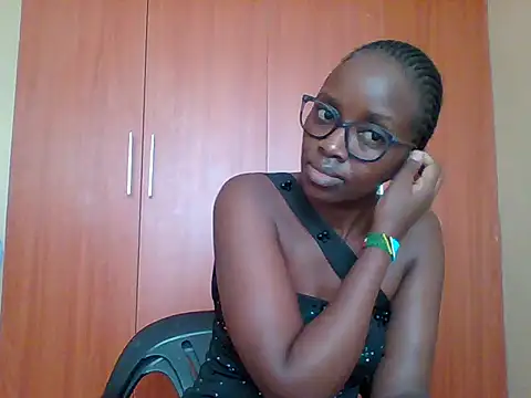 Snapshot of sexy_darleen23 chatting on June 5, 8:42 am sexy darleen23 online show from June 5, 8:42 am