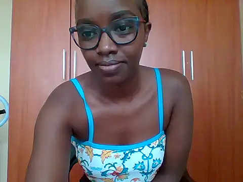 Snapshot of sexy_darleen23 chatting on June 7, 10:08 am sexy darleen23 online show from June 7, 10:08 am