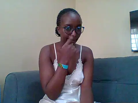 Snapshot of sexy_darleen23 chatting on June 10, 6:45 am sexy darleen23 online show from June 10, 6:45 am