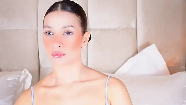 KiraKayleigh1 online show from March 20, 9:56 pm