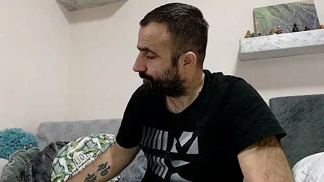 Snapshot of ivat80 chatting on December 13, 6:21 am ivat80 online show from December 13, 6:21 am