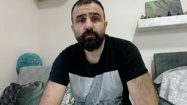 Snapshot of ivat80 chatting on December 19, 6:34 am ivat80 online show from December 19, 6:34 am