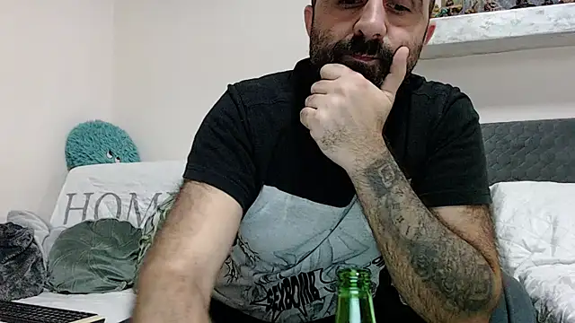 Snapshot of ivat80 chatting on December 23, 6:27 pm ivat80 online show from December 23, 6:27 pm