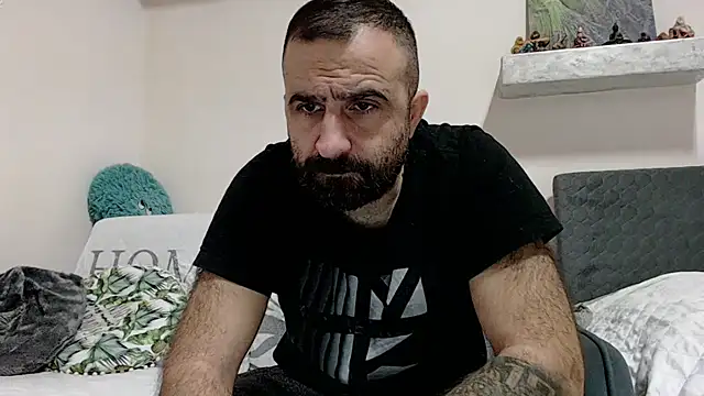 Snapshot of ivat80 chatting on December 26, 7:03 am ivat80 online show from December 26, 7:03 am