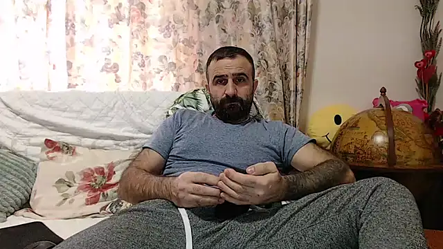 Snapshot of ivat80 chatting on January 25, 7:38 am ivat80 online show from January 25, 7:38 am