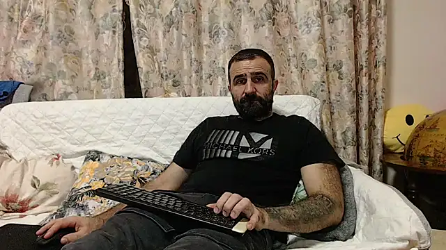 Snapshot of ivat80 chatting on January 30, 7:37 pm ivat80 online show from January 30, 7:37 pm