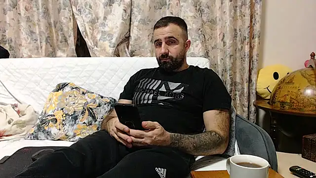 Snapshot of ivat80 chatting on January 31, 7:51 pm ivat80 online show from January 31, 7:51 pm