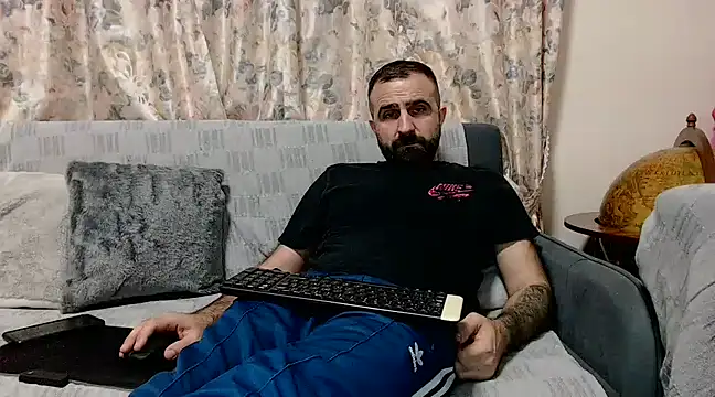 Snapshot of ivat80 chatting on March 5, 5:29 pm ivat80 online show from March 5, 5:29 pm