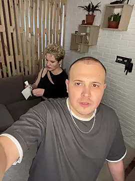 Snapshot of MrMrsRight chatting on October 30, 8:49 am MrMrsRight online show from October 30, 8:49 am