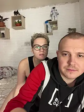 Snapshot of MrMrsRight chatting on November 26, 8:26 am MrMrsRight online show from November 26, 8:26 am