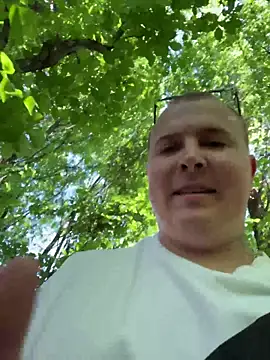 Snapshot of MrMrsRight chatting on June 7, 1:04 pm MrMrsRight online show from June 7, 1:04 pm