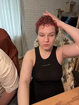 Snapshot of MrMrsRight chatting on June 28, 10:54 am MrMrsRight online show from June 28, 10:54 am
