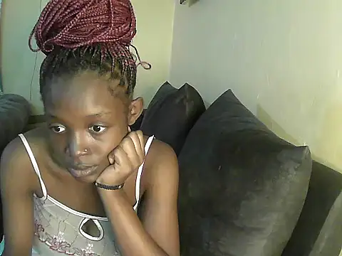 Snapshot of petite_clara24 chatting on February 23, 9:22 am petite clara24 online show from February 23, 9:22 am