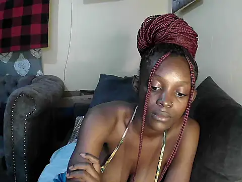 Snapshot of petite_clara24 chatting on February 25, 9:46 pm petite clara24 online show from February 25, 9:46 pm