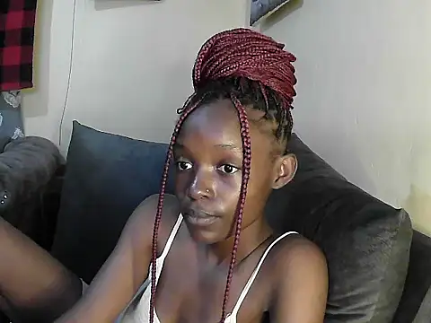 Snapshot of petite_clara24 chatting on February 27, 12:21 am petite clara24 online show from February 27, 12:21 am