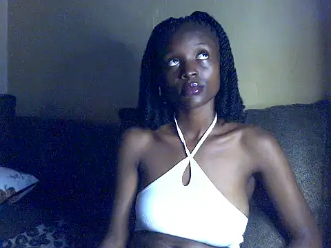 Snapshot of petite_clara24 chatting on November 11, 11:05 pm petite clara24 online show from November 11, 11:05 pm