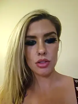 ellieconradxo online show from December 25, 6:31 am