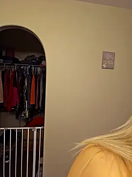 ellieconradxo online show from December 31, 7:29 pm