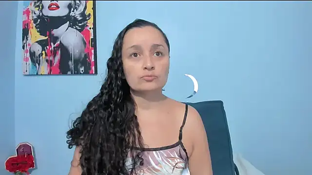 Snapshot of _luna__sweet_ chatting on May 9, 1:33 am luna sweet online show from May 9, 1:33 am