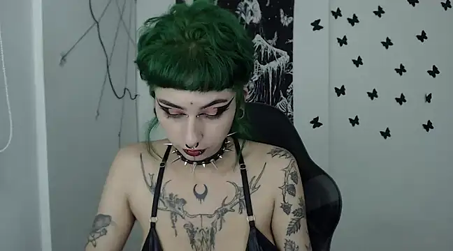 Snapshot of n0sferatus__ chatting on December 7, 5:48 am n0sferatus online show from December 7, 5:48 am