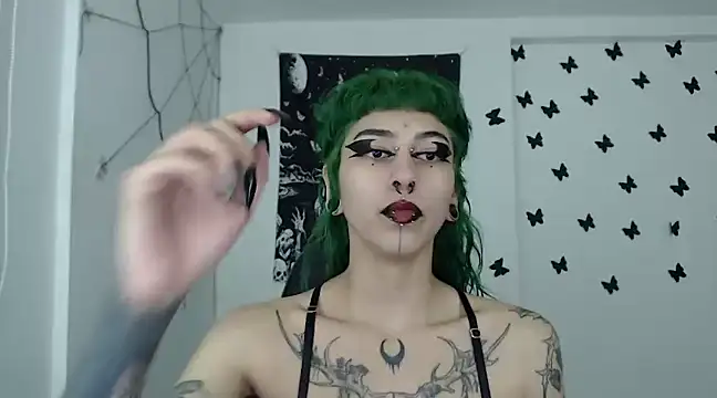 Snapshot of n0sferatus__ chatting on December 14, 2:56 am n0sferatus online show from December 14, 2:56 am