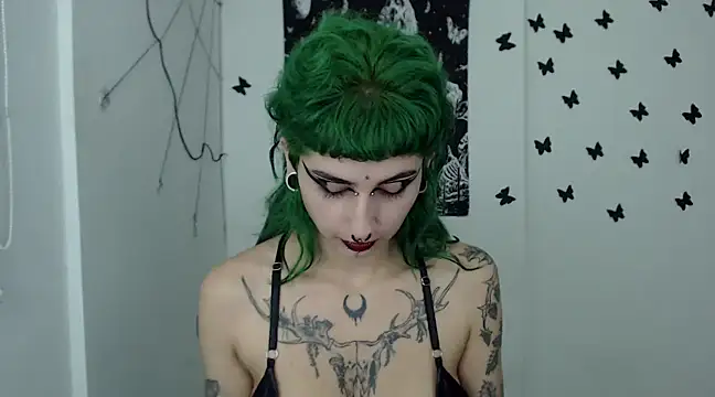 Snapshot of n0sferatus__ chatting on December 15, 5:56 am n0sferatus online show from December 15, 5:56 am