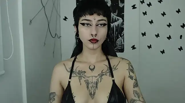 Snapshot of n0sferatus__ chatting on January 25, 4:13 am n0sferatus online show from January 25, 4:13 am