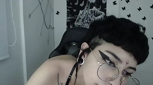 Snapshot of n0sferatus__ chatting on January 29, 7:57 am n0sferatus online show from January 29, 7:57 am