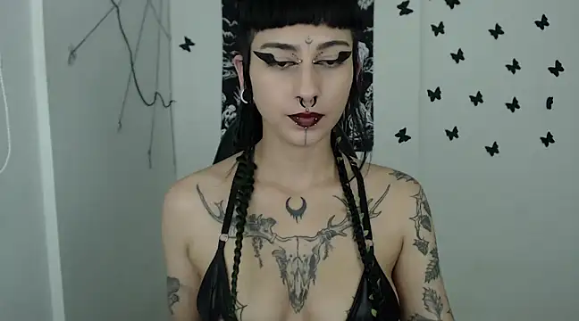 Snapshot of n0sferatus__ chatting on March 13, 3:11 am n0sferatus online show from March 13, 3:11 am