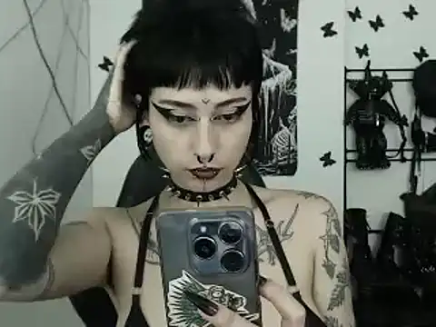 Snapshot of n0sferatus__ chatting on September 24, 2:37 am n0sferatus online show from September 24, 2:37 am